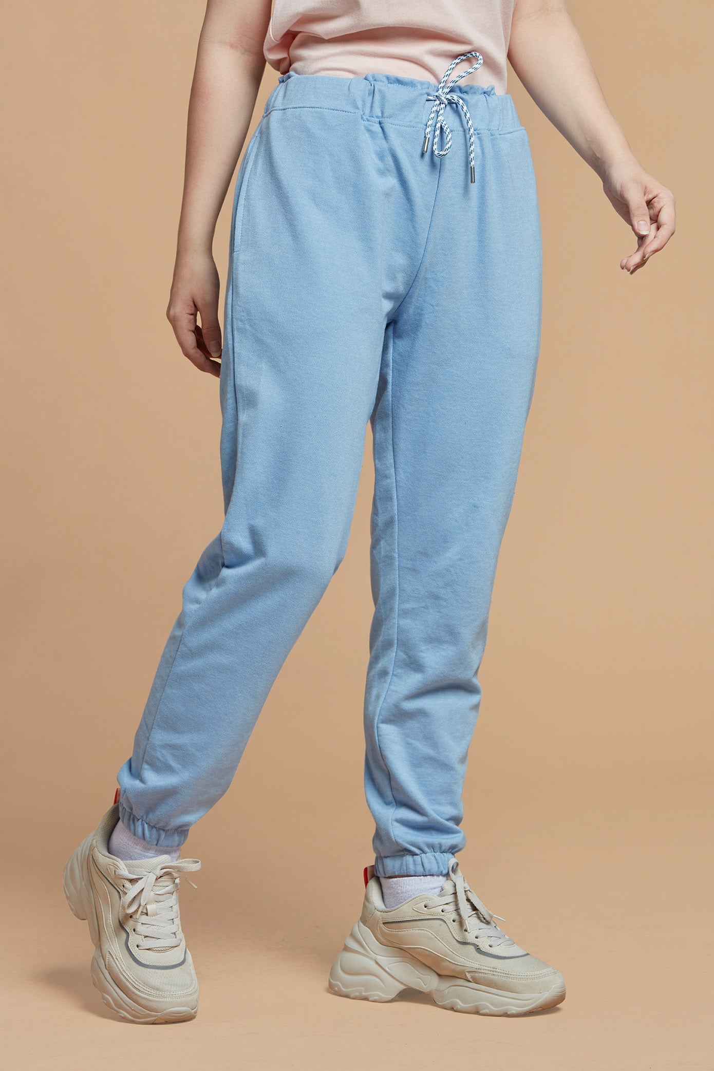 Light blue jogger pants | HOWTOWEAR Fashion